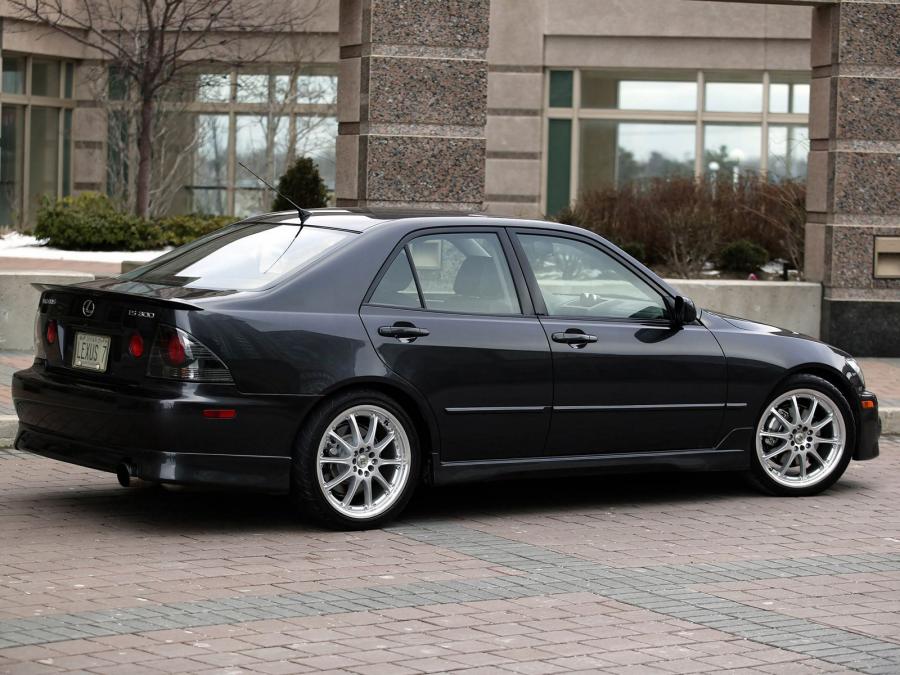  Lexus IS300 Turbo 2005 года  (фото 2 из 9)